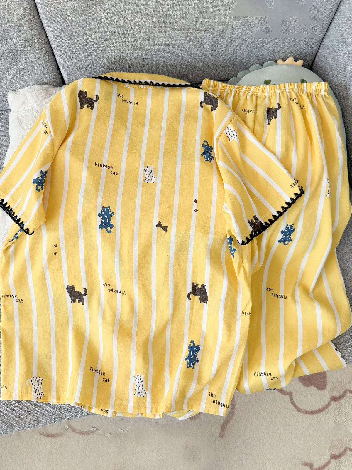 Vintage Cat Print 3-Piece Women’s Pajama Set – Sunshine Yellow